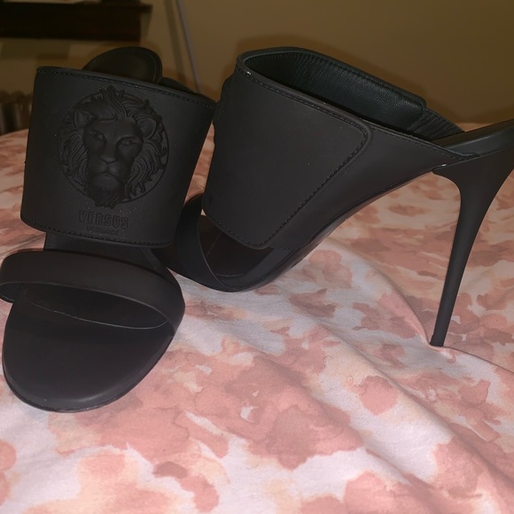 Versace | Shoes | Versace Lion Rubber 